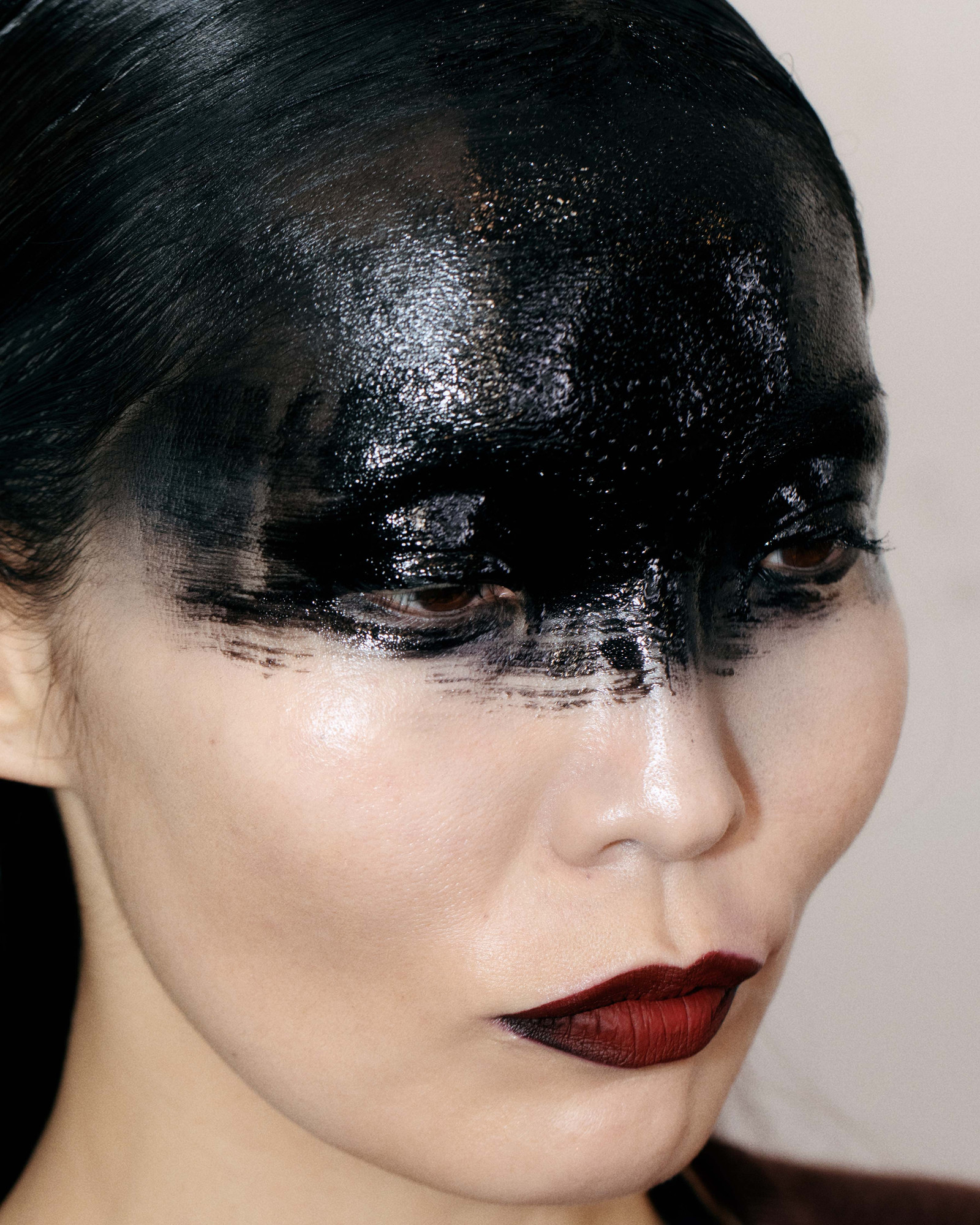 Тренды сезона Осень/Зима 2025/26: макияж MAC MAC Cosmetics FW 25/26