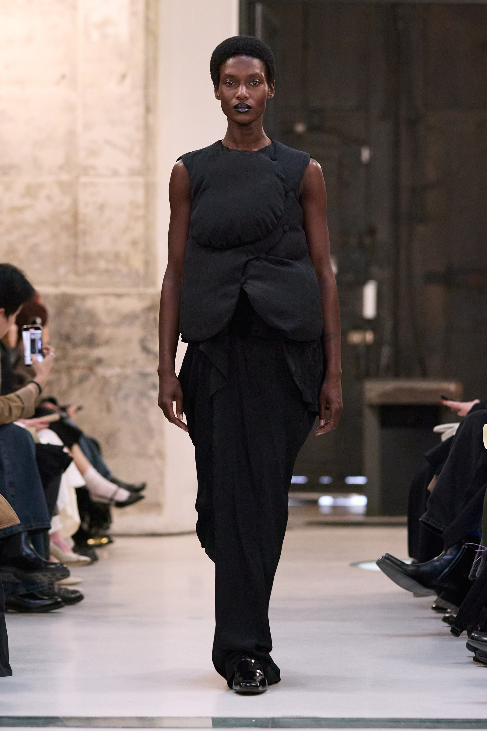 Коллекции сезона Осень/Зима 25/26: Mame Kurogouchi Модные тренды FW 25/26: Mame Kurogouchi