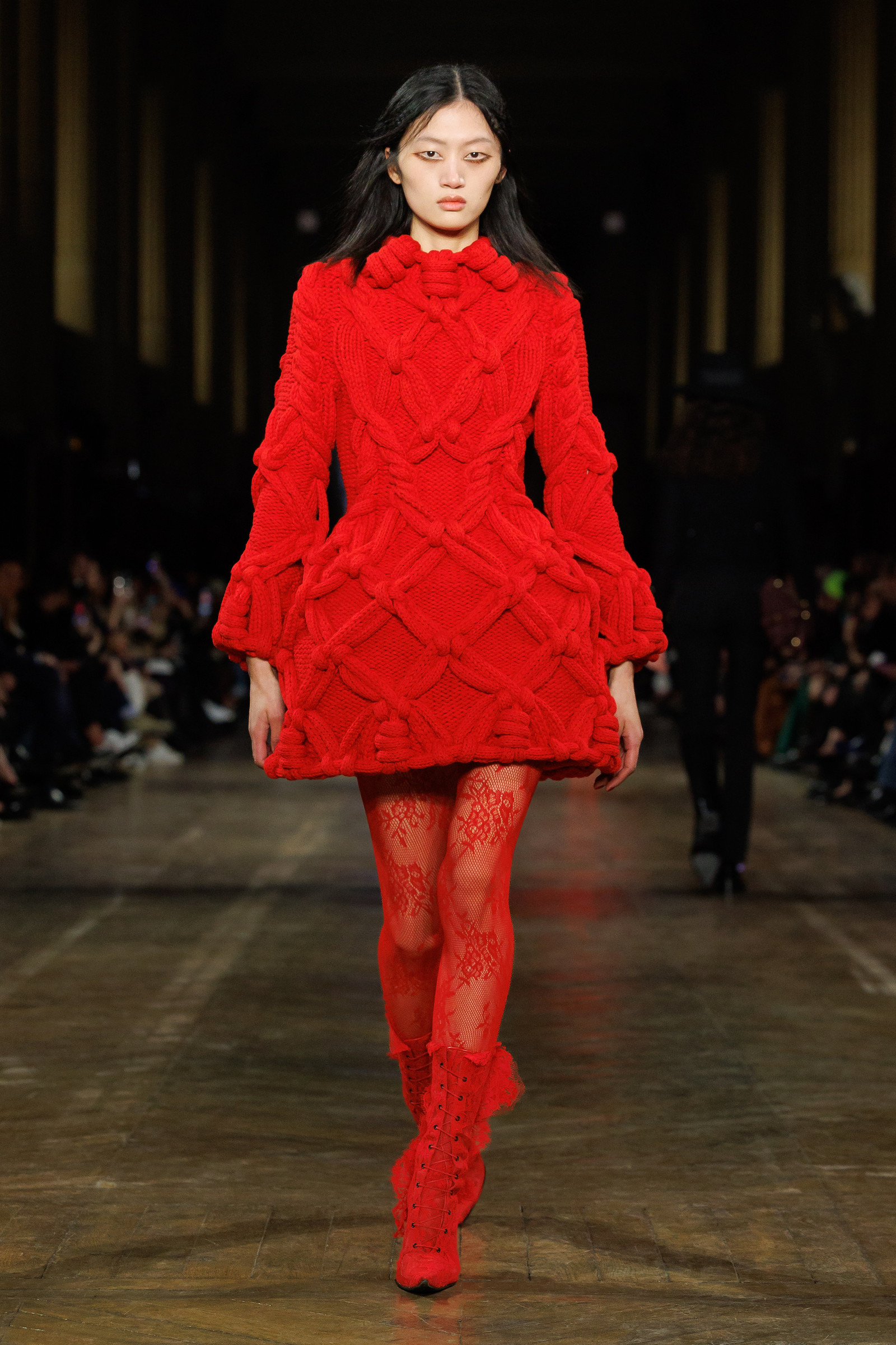 McQueen Осень/Зима 2025/2026 Тенденции моды Осень/Зима 2025/2026: McQueen