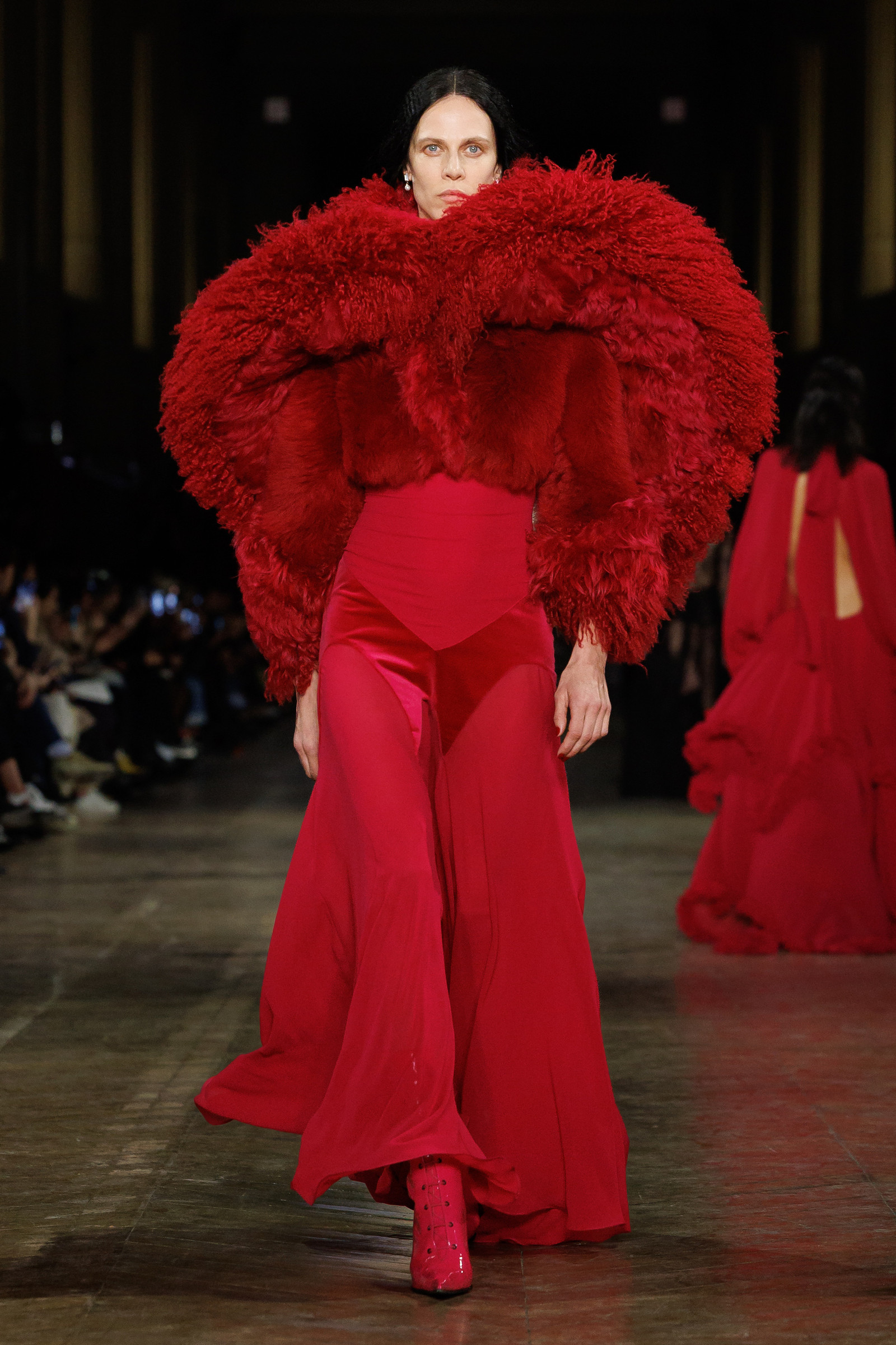 Показ коллекции McQueen FW 2025/2026 McQueen FW 25/26